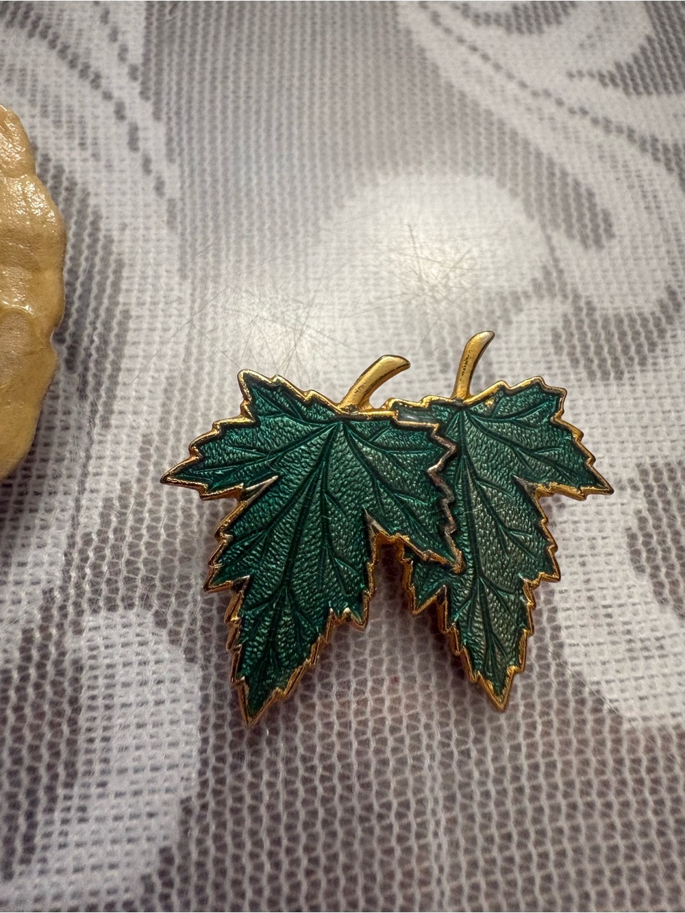 Green Leaf Enamel Lapel brooch sea anemone brooch